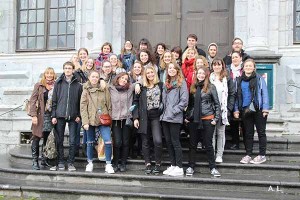 Les étudiants issus de l'option Métiers du livre et du patrimoine de deuxième année à Mons